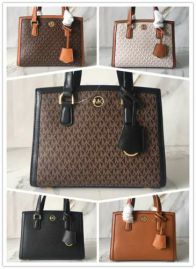 Picture of Michael Kors Lady Handbags _SKUfw124927315fw
